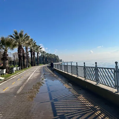 Entire Luxury By The Sea * 伊兹密特